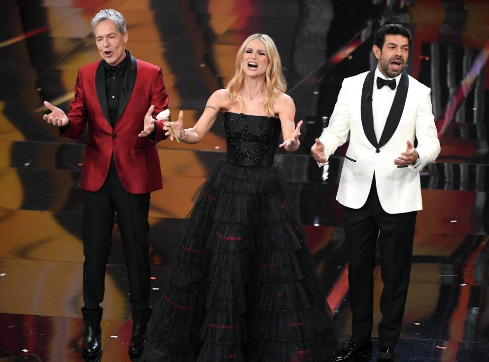 Sanremo 2018: nella serata finale gli outfit di Armani Privè per Michelle Hunziker!