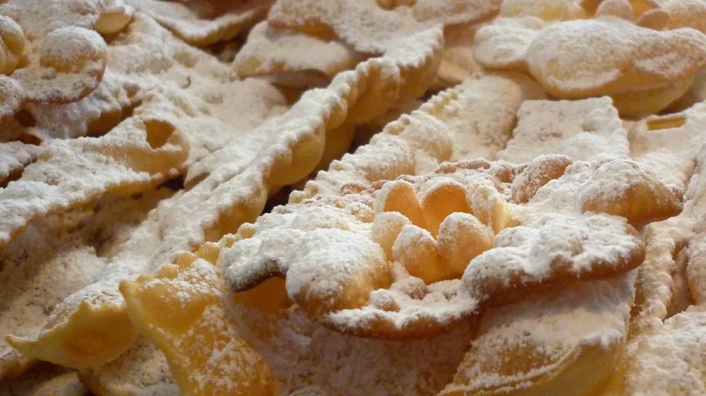 Carnevale 2018: la ricetta tradizionale delle chiacchiere