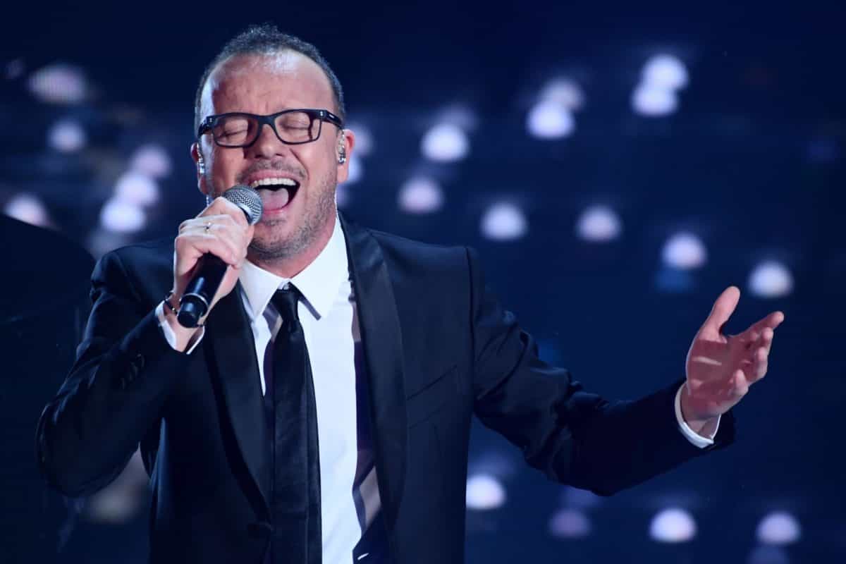 Gigi D Alessio Stasera In Tv 18 Giugno
