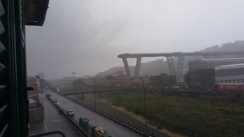 Genova, crollato ponte Morandi sulla A10: tra i morti anche un bambino!